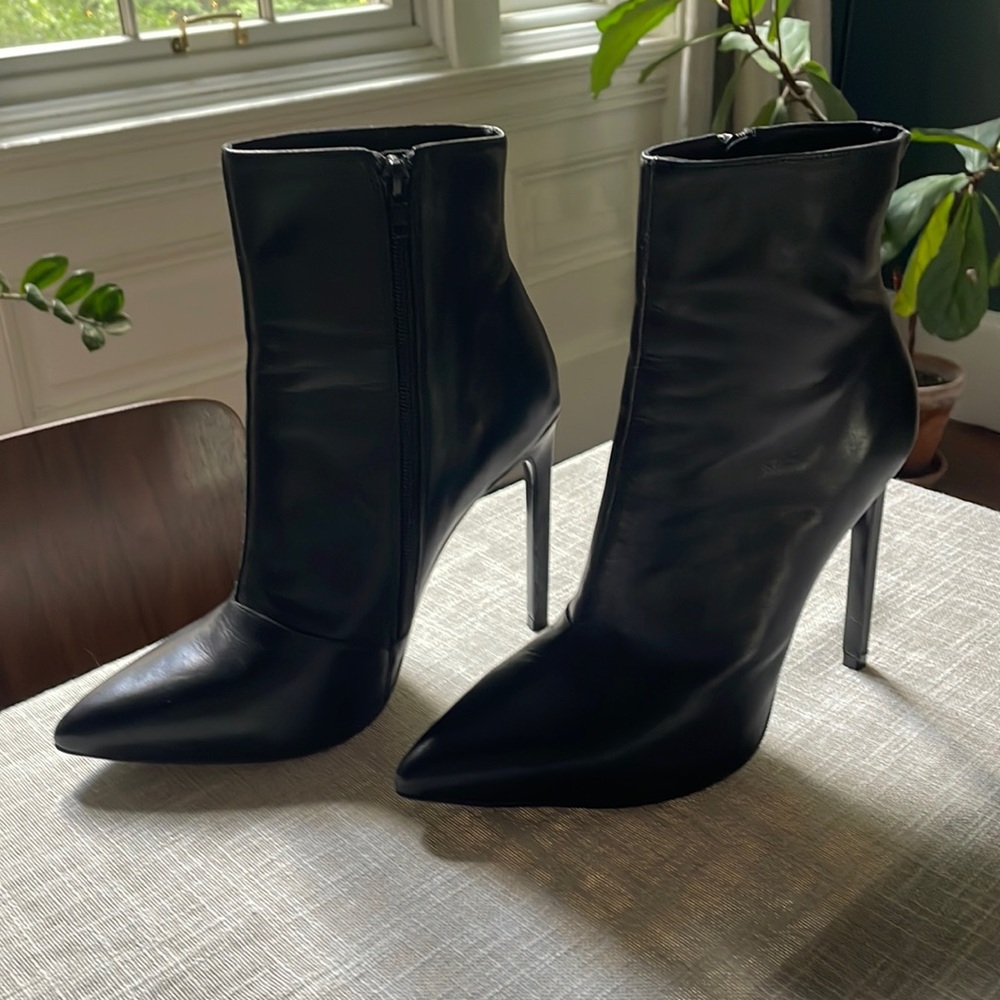 TONY BIANCO Leather Booties Stiletto Pointed Heel (7.5, 8, 8.5)